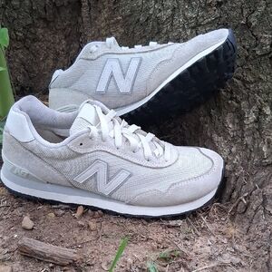 New Balance Men's Beige and Black Sneakers